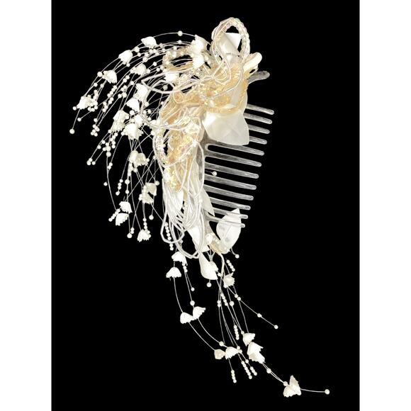 VTG Head Piece/Fascinator Women’s 1 Size Leaves And Flowers Beads Sequins White - Picture 1 of 5